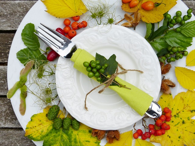 Piatto decorato con i colori dell’autunno