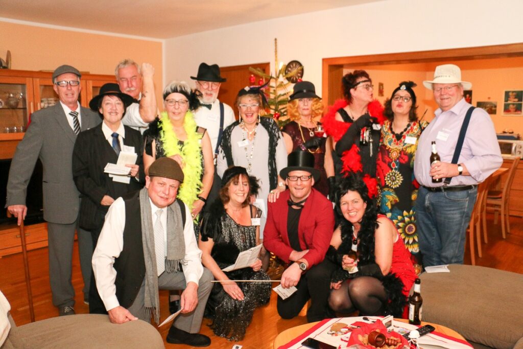 Gruppo di giocatori in costume per C’era una volta a Corleone